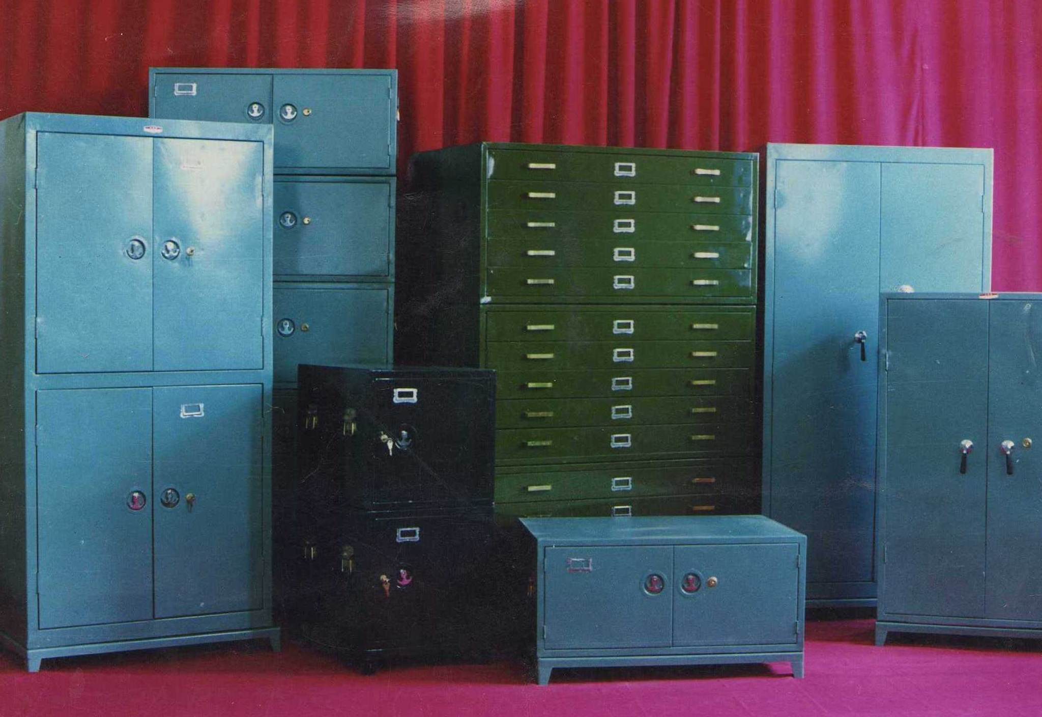 1983年開(kāi)發(fā)的金屬資料柜系列產(chǎn)品